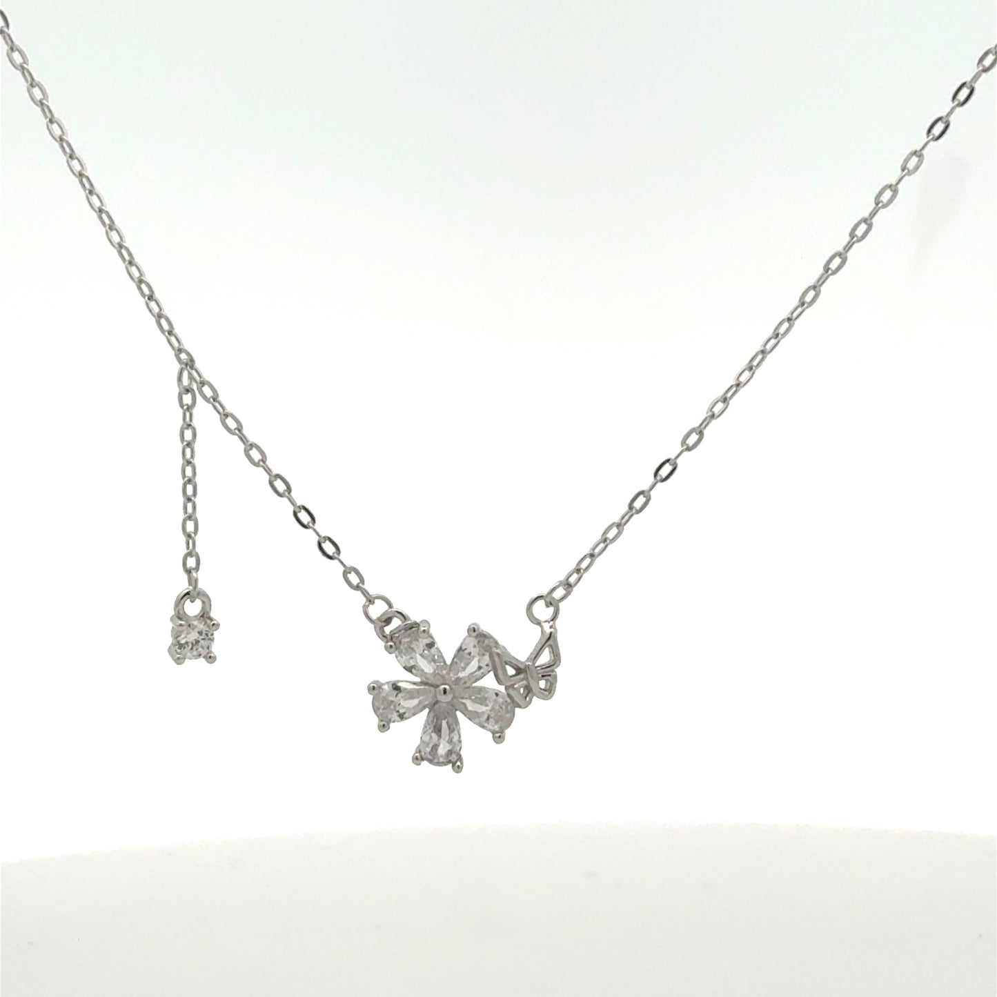 Elegant Silver Pendant Necklace