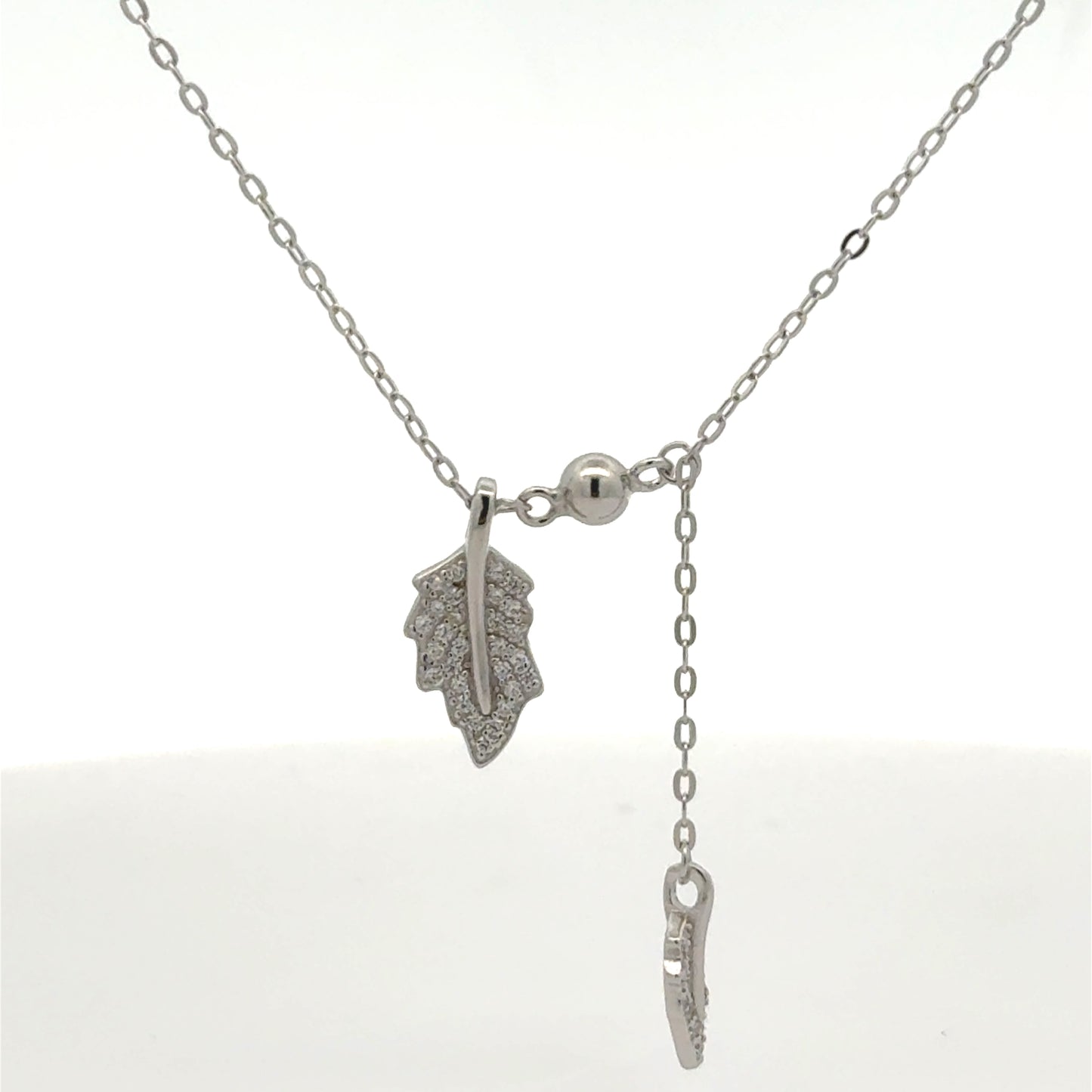 Elegant Leaf Pendant Necklace