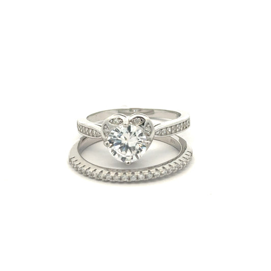 Elegant Heart-Shaped Diamond Rings